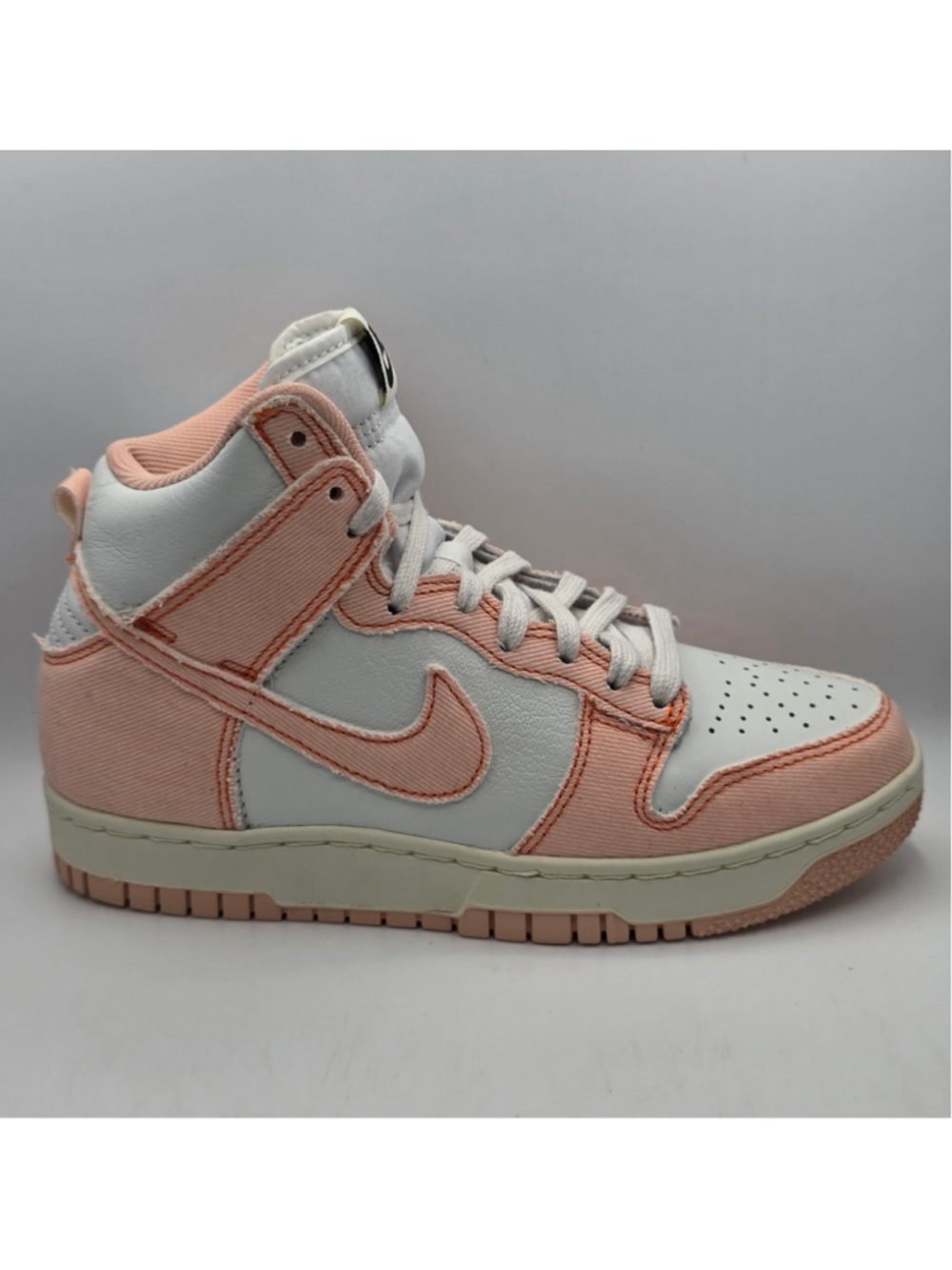 Women's Nike Dunk High Sneakers Pink and White 6 women’s